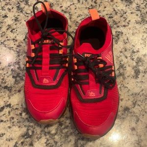 Sneakers wide men size 8